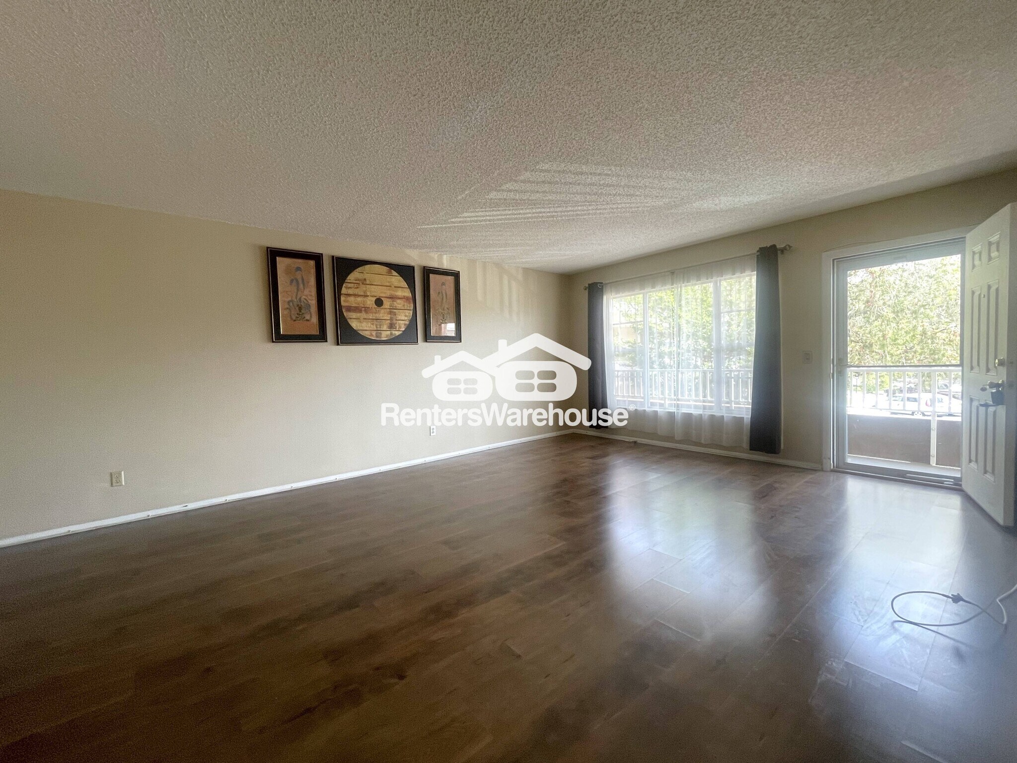 Building Photo - 2402 Ecuadorian Way