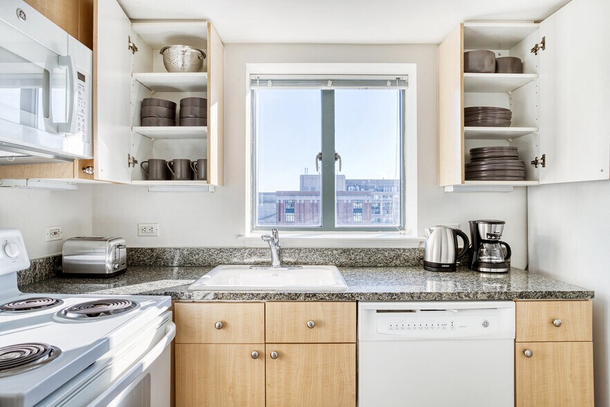 Building Photo - 444 8th St NW