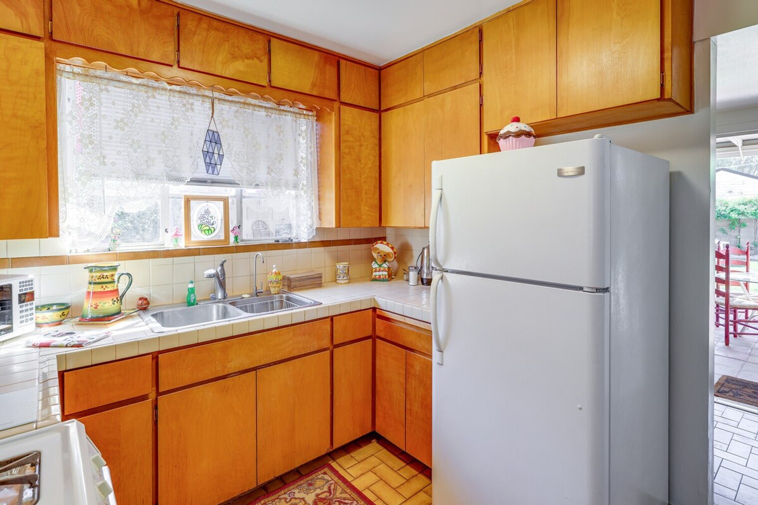 Building Photo - 331 W Windsor Ave