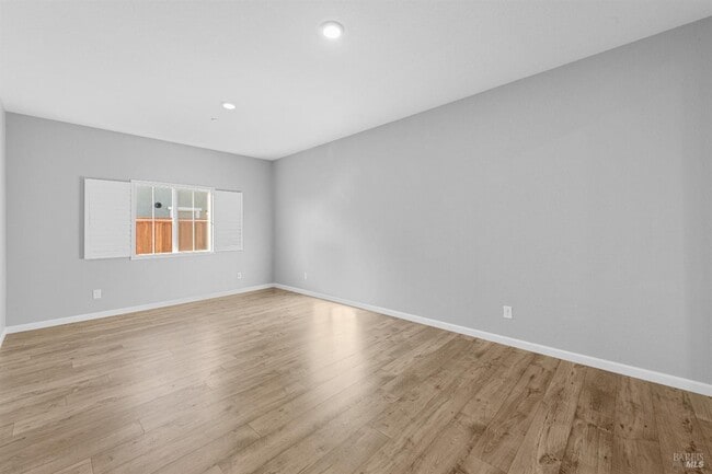 Building Photo - 655 Honey Bee Rd