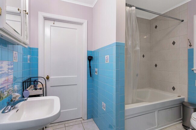 Building Photo - 15A Cherry Ln