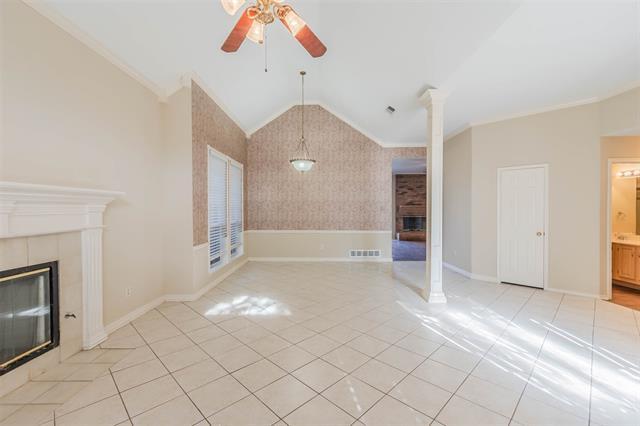 Building Photo - 313 Meadowood Ln