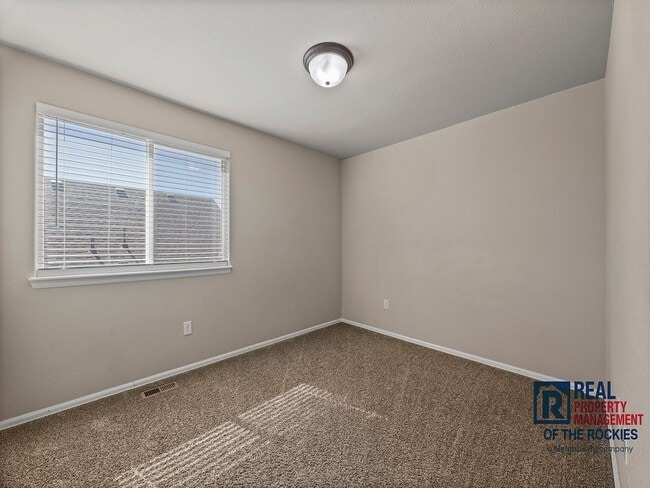 Building Photo - Amazing 4 Bed 3.5 Bath House in Severance!