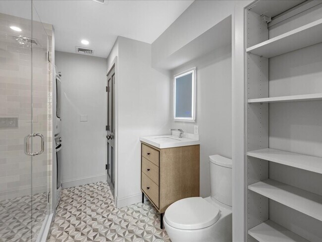 Building Photo - 81 Saint Botolph St