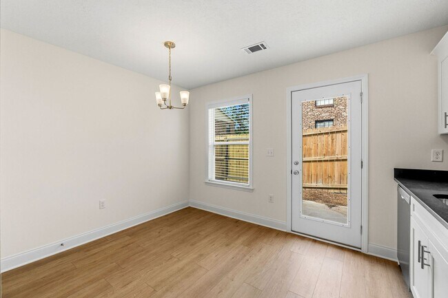 Building Photo - 2221 Archer Ln