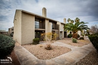 Building Photo - Spacious and Maintained 2Bdm 1.5Ba Townhome in Henderson.