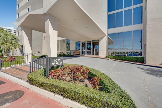 Building Photo - 9273 Collins Ave