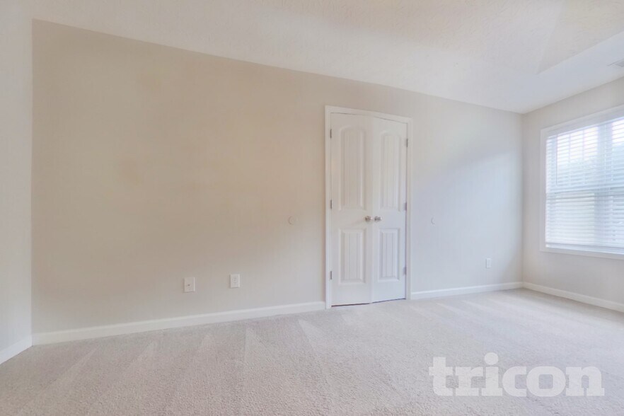 Building Photo - 8129 Brookbend Dr