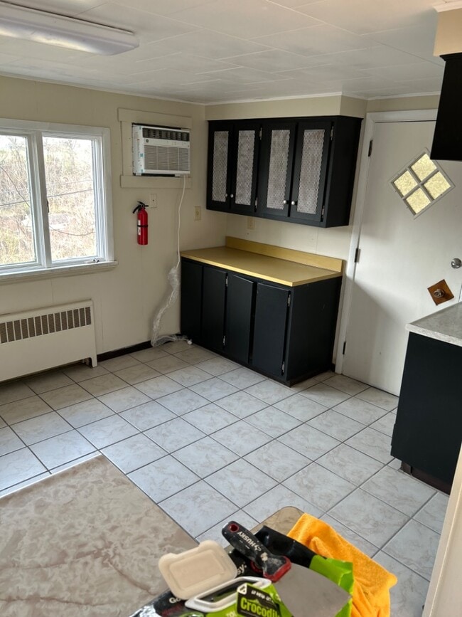 Building Photo - 617 Independence Dr