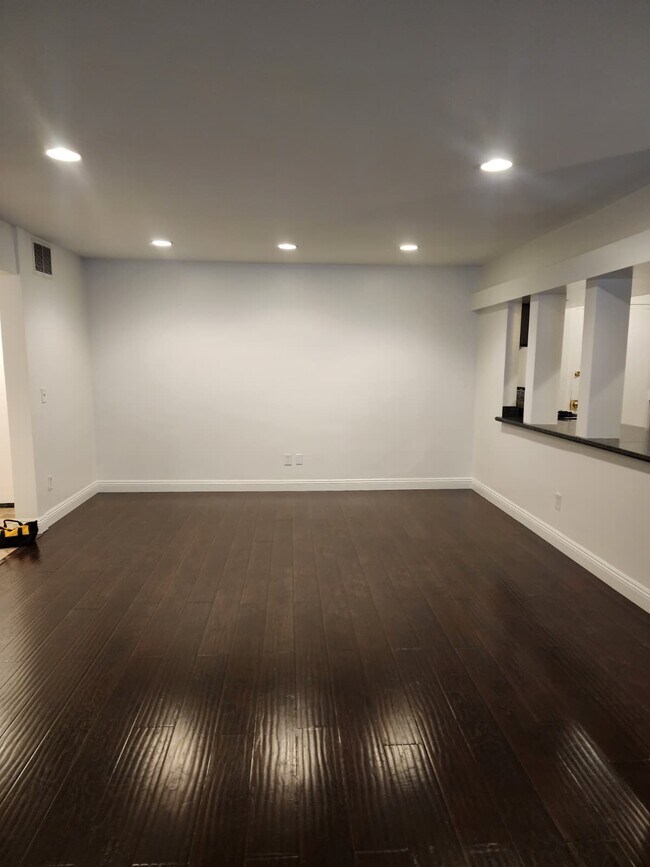 Building Photo - 5339 Newcastle Ave