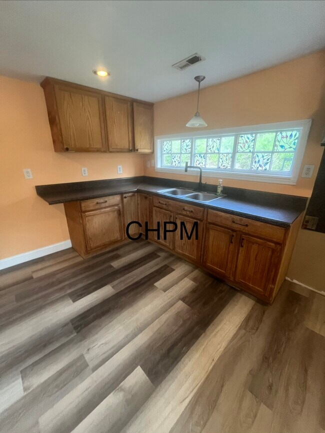 Building Photo - 843 Jordan Rd