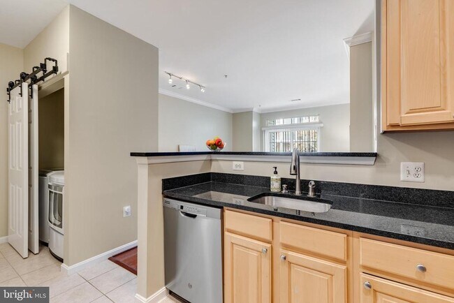 Building Photo - 2465 Army Navy Dr