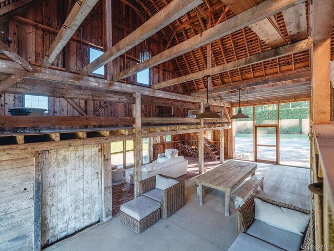 Building Photo - 29500 Main Rd