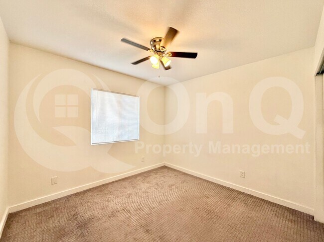 Building Photo - 2113 E Dunbar Dr
