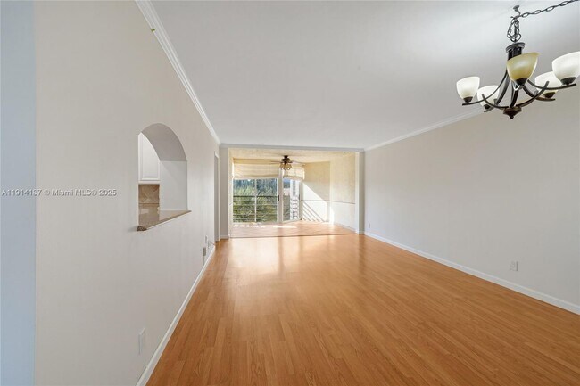 Building Photo - 1811 Sabal Palm Dr