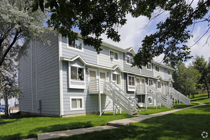 Carefree Village Townhomes Colorado Springs, CO Apartment Finder