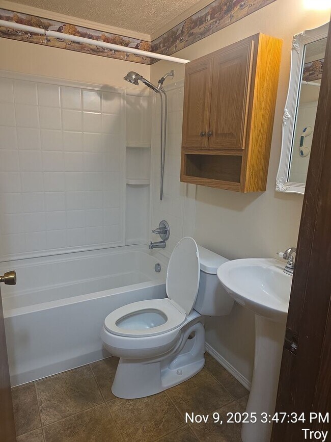 Building Photo - 912 Hunters Lodge Rd