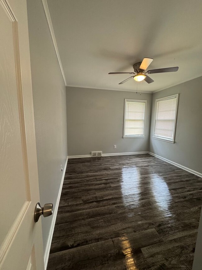Building Photo - Very Nice Newly Rehabbed Home in Frayser -...