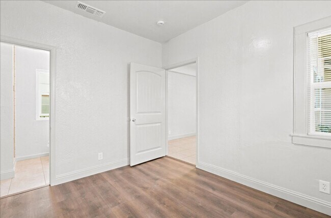 Building Photo - 3123 San Rafael Ct