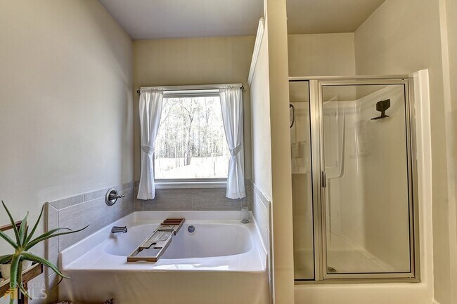 Building Photo - 2245 Black Pebble Cir