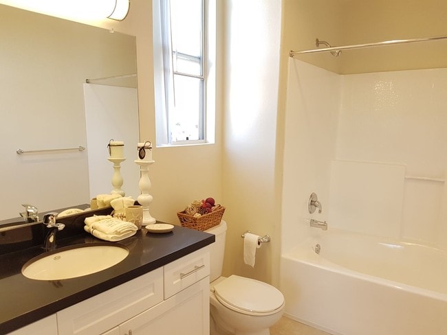 Building Photo - 1561 S Barrington Ave