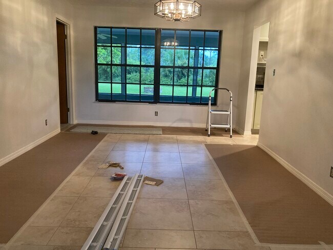 Dining Room - 34 NE Acacia Trl