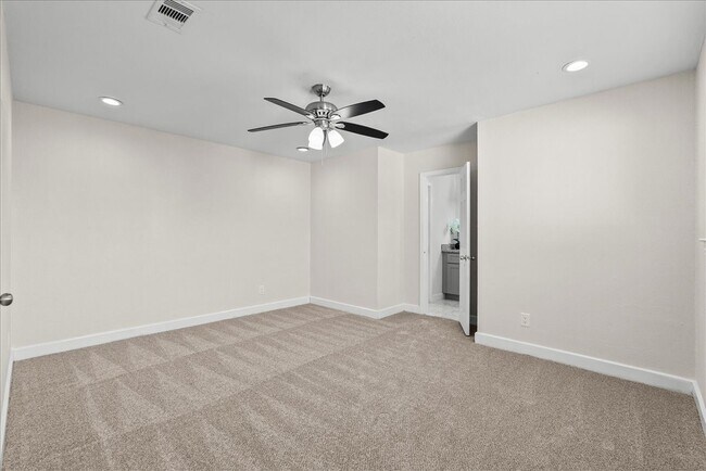 Building Photo - 15514 Diana Ln