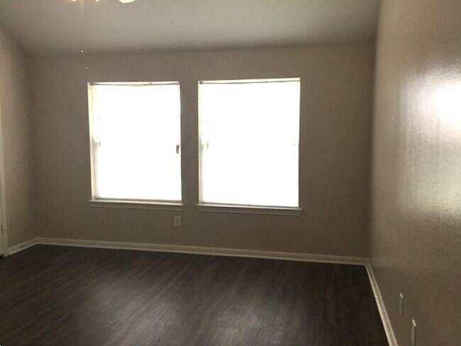 Building Photo - 21630 Wildcroft Dr