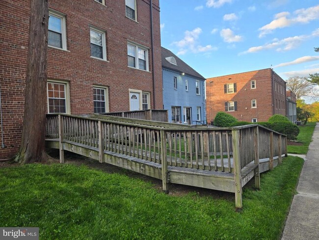 Building Photo - 2125 Suitland Terrace SE