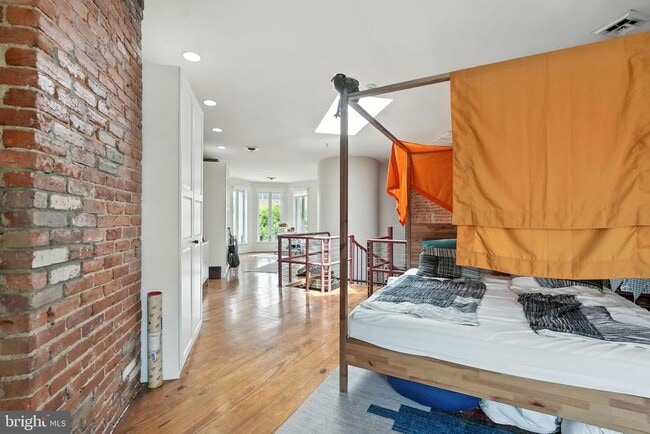 Building Photo - 1507 R St NW