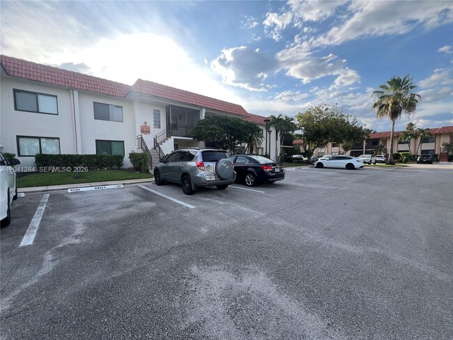 Building Photo - 379 Lakeview Dr