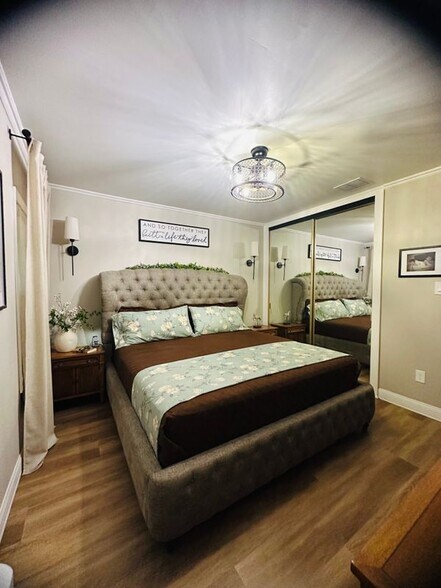 Building Photo - 236 W 127th St