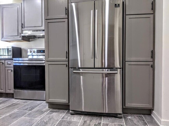 Building Photo - 3553 Ingleside Rd