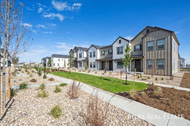 Building Photo - 625 Leland Aly