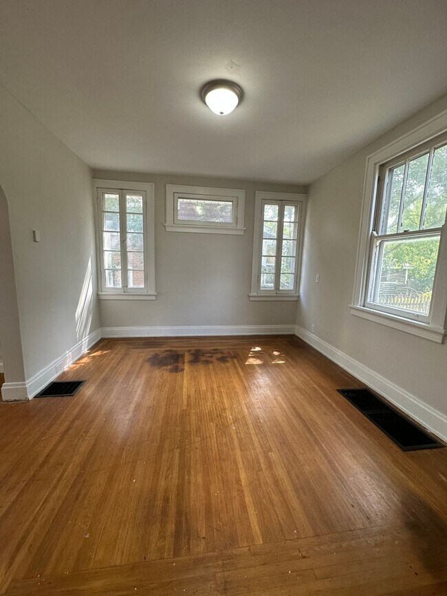 Building Photo - WESTWOOD - Charming 3bd Tudor w modern updates