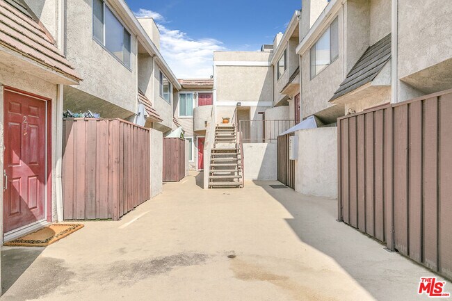 Building Photo - 4230 Whitsett Ave