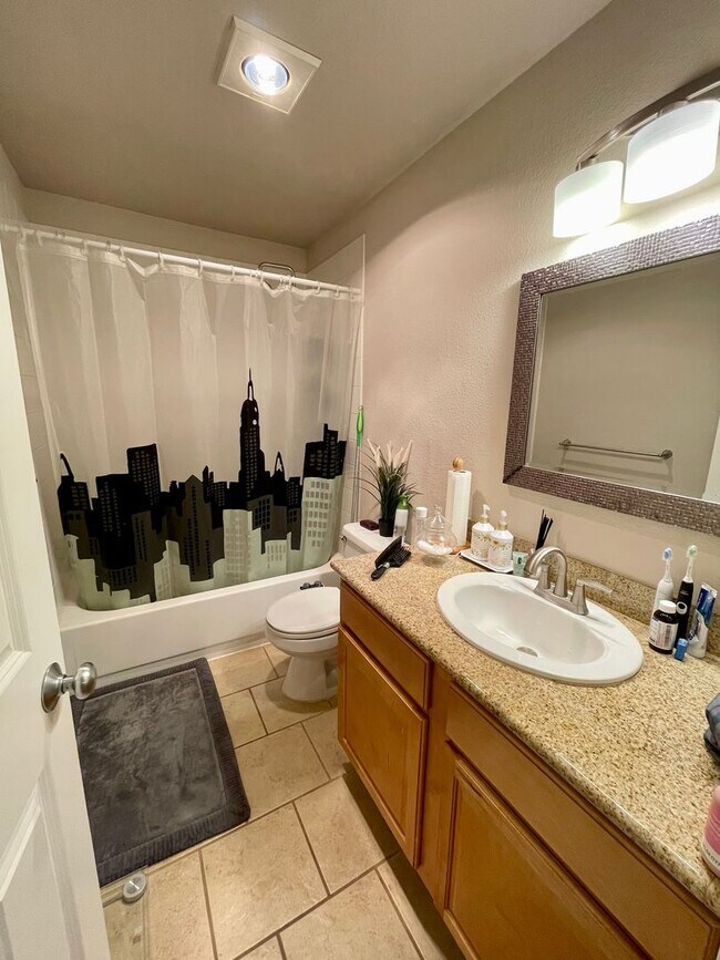 Building Photo - $500 Move In Special!!!!