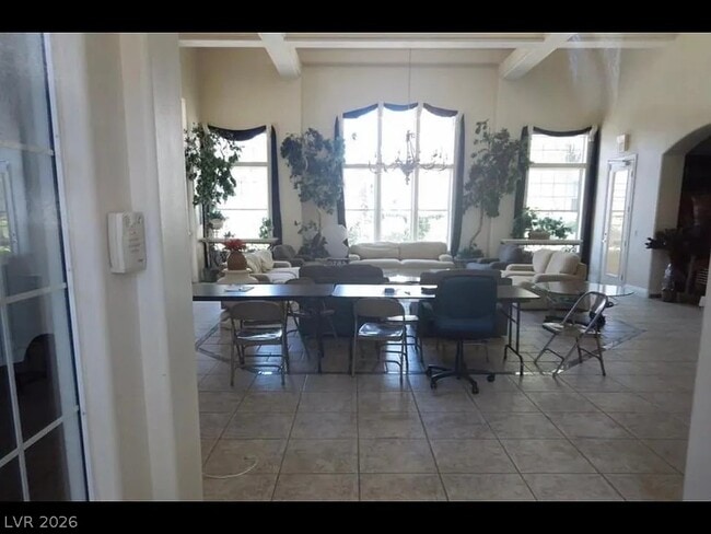 Building Photo - 8555 W Russell Rd