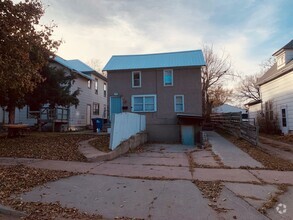 Building Photo - 719 S Edmunds St