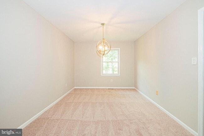 Building Photo - 29 Longmeadow Dr