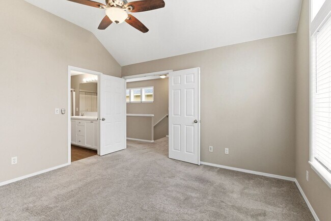 Building Photo - 17208 SW Pleasanton Ln