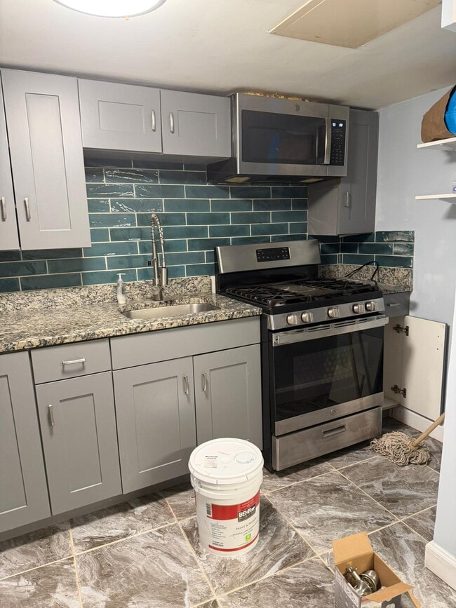 Building Photo - 72 Trenton St