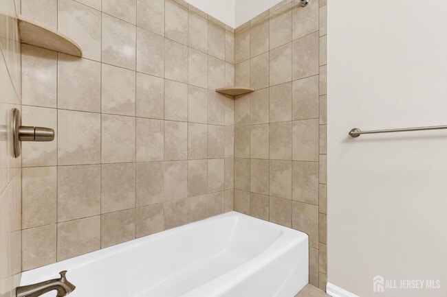 Building Photo - 2101 Bayhead Dr