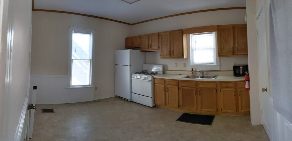 Building Photo - 107 N Elmira St