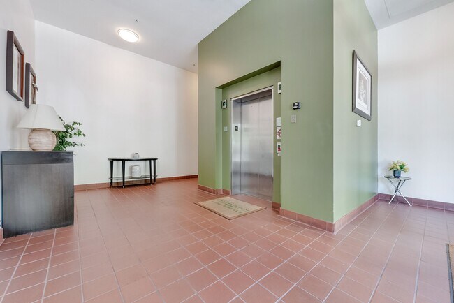 Building Photo - 7270 SW 89th St