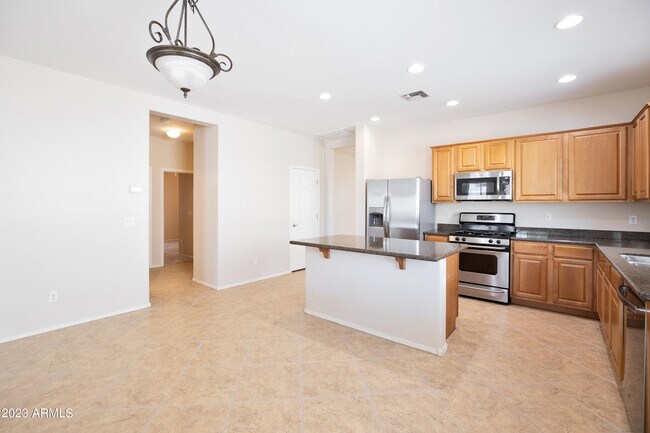 Building Photo - 3255 E Castanets Dr