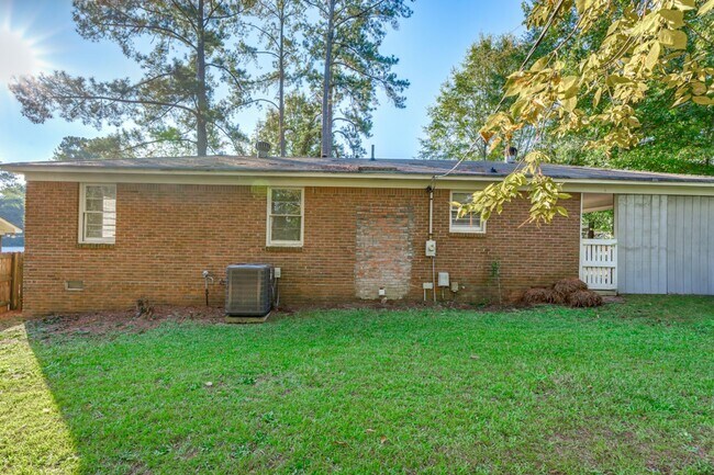 Building Photo - Beautifully updated, all-brick home locate...