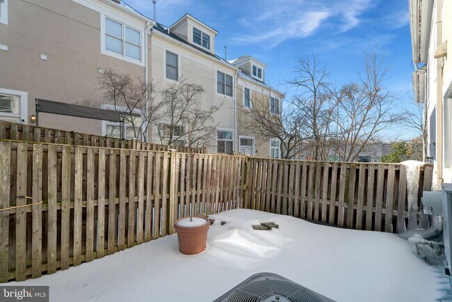 Building Photo - 3820 White Post Ct