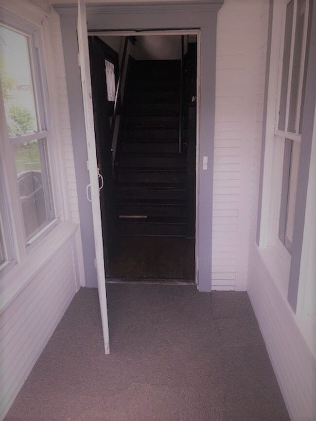 Building Photo - 3-Bed, 1-Bath Como House