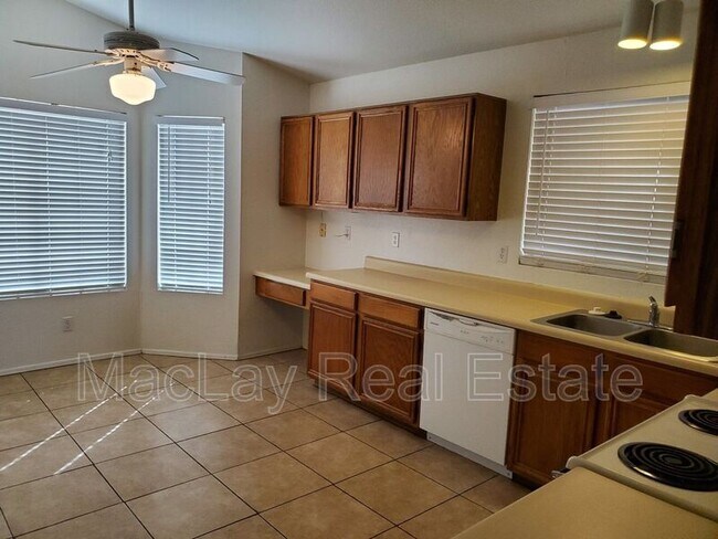 Building Photo - 510 W Sereno Dr